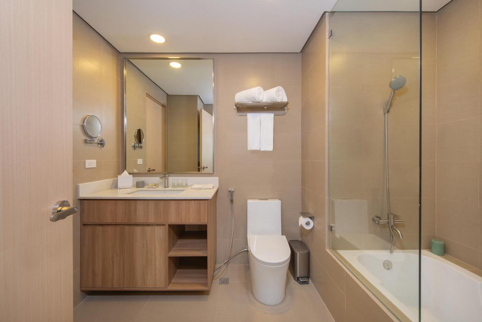 Somerset Valero Makati San Pedro Makati Exterior foto